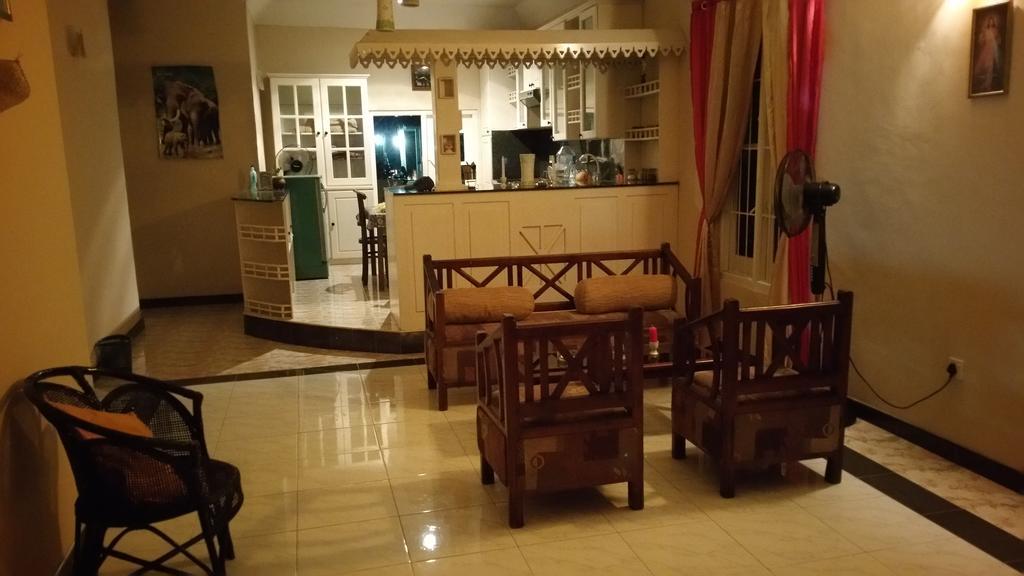 Winston Dutch Canal Villa Guest House Negombo Exterior foto